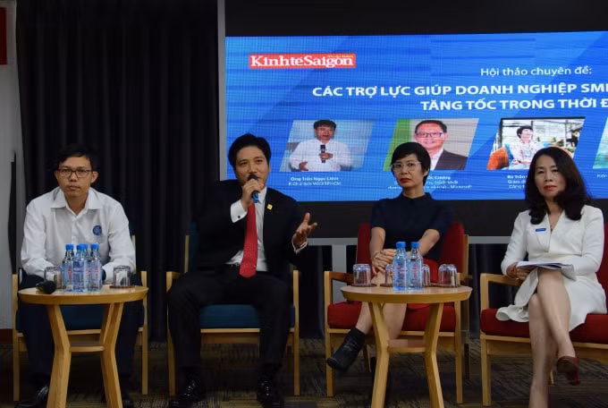 Ông Trần Khải Hoàn – Phó Tổng Giám đốc Nam A Bank chia sẻ tại Hội thảo.