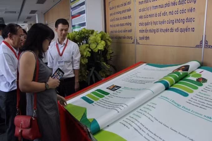 Khách tham quan “tài sản trí tuệ” của Tân Hiệp Phát sau 25 năm hình thành và phát triển.&nbsp;