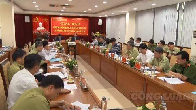Giao ban công tác chống buôn lậu, gian lận thương mại và hàng giả 14 tỉnh, thành phía Bắc.