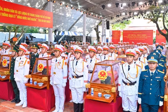 Long trọng Lễ viếng, truy điệu và an táng hài cốt các liệt sĩ quy tập tại khu vực Công viên Lê Thị Riêng