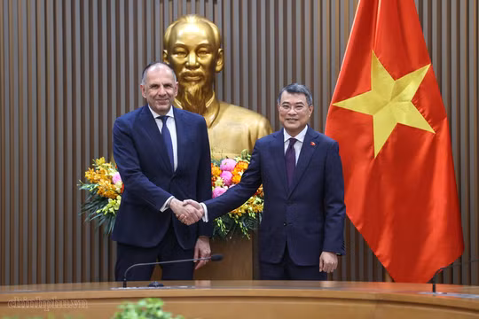 Việt Nam sẵn sàng tạo điều kiện cho doanh nghiệp Hy Lạp đầu tư lâu dài