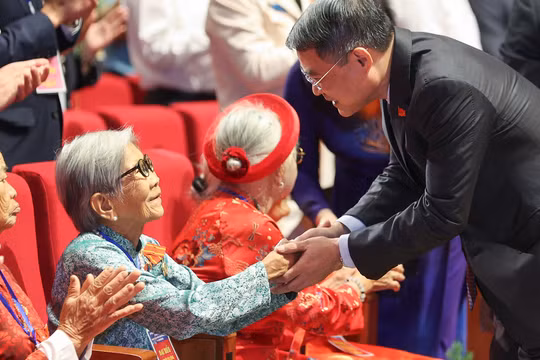 Những hình ảnh xúc động tại Hội nghị tri ân người có công với cách mạng