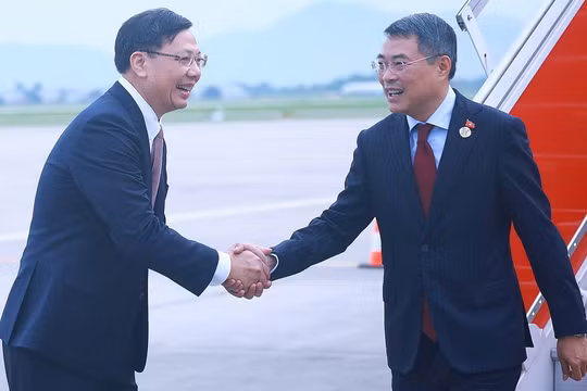 Thủ tướng Lê Minh Hưng về tới Hà Nội, kết thúc tốt đẹp chuyến công tác tại Liên bang Nga