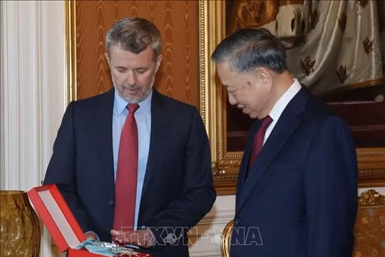 Tổng Bí thư, Chủ tịch nước Tô Lâm nhận Huân chương cao quý của Vương quốc Đan Mạch
