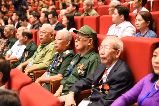 Trình Chủ tịch nước tặng quà hơn 1,56 triệu người có công dịp kỷ niệm 79 năm ngày Thương binh - Liệt sĩ