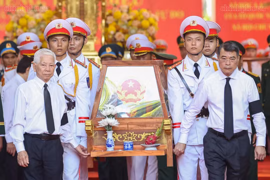 Thành kính truy điệu 731 liệt sĩ tại Công viên Lê Thị Riêng: Gần 60 năm cho một cuộc trở về!
