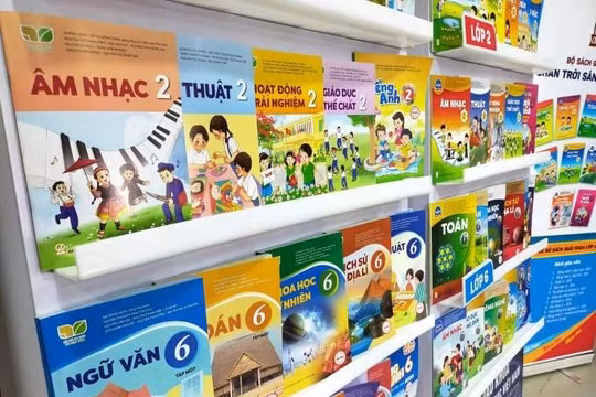 Cung ứng đủ sách giáo khoa, xử lý nghiêm hành vi bán cao hơn giá niêm yết