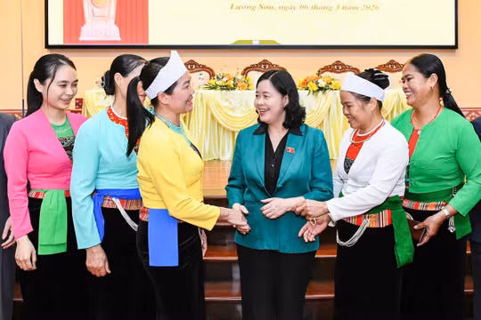 Bộ Chính trị: Thường xuyên nắm bắt tâm tư Nhân dân, bảo vệ quyền lợi hợp pháp người dân