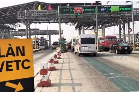 Xử lý bất cập thu phí điện tử đường bộ: Bảo đảm chủ xe được quyền lựa chọn dịch vụ thanh toán