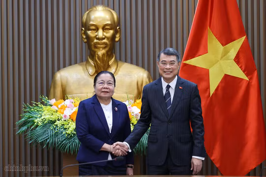 Việt Nam - Lào: Chia sẻ sáng kiến xây dựng tổ chức bộ máy, phát triển nền công vụ hiện đại