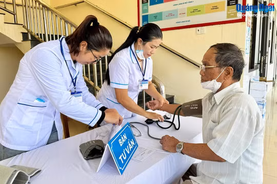 Từ năm 2026, người cao tuổi được khám sức khỏe định kỳ miễn phí ít nhất 1 lần/năm 