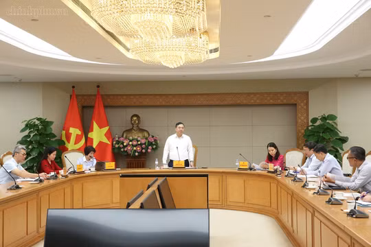 Hoàn thiện chế độ, chính sách cho thành viên cơ quan Việt Nam ở nước ngoài