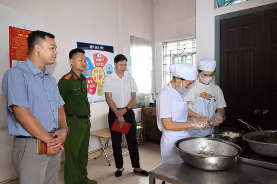 Bộ Công an tổng rà soát, xử lý vi phạm về an toàn thực phẩm, 'cắt xén' suất ăn học đường