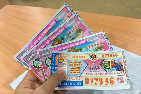 Làm giả, cạo sửa vé xổ số để lĩnh thưởng bị phạt tiền tới 100 triệu đồng
