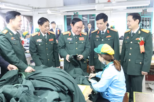 Doanh nghiệp có vốn đầu tư nước ngoài không được tham gia kinh doanh quân trang, quân dụng