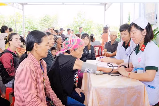 Hết năm 2026, toàn dân được khám sức khỏe miễn phí và lập Sổ sức khỏe điện tử