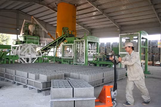 Khuyến khích tận dụng đất, đá thải làm vật liệu xây dựng