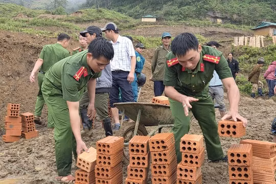 10 tỉnh, thành khẩn trương khởi công xóa nhà tạm cho con nạn nhân chất độc hóa học vào 15/7