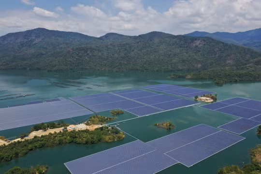 Triển khai ngay điện mặt trời trên hồ thủy điện Sơn La, Lai Châu để giải tỏa áp lực nguồn điện miền Bắc