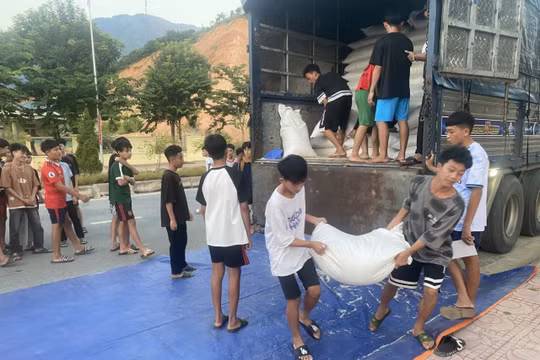 Thủ tướng yêu cầu xác minh việc học sinh Điện Biên cần hỗ trợ gạo để đến trường
