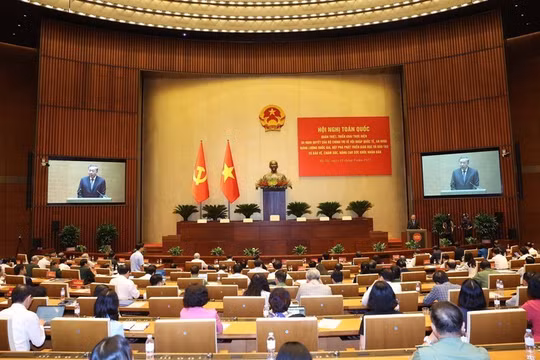 Quán triệt 6 chuyên đề trọng tâm tại Hội nghị toàn quốc triển khai Nghị quyết Trung ương 4 khóa XIV
