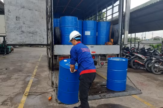 Vận chuyển hóa chất nguy hiểm không phép bị phạt đến 20 triệu đồng
