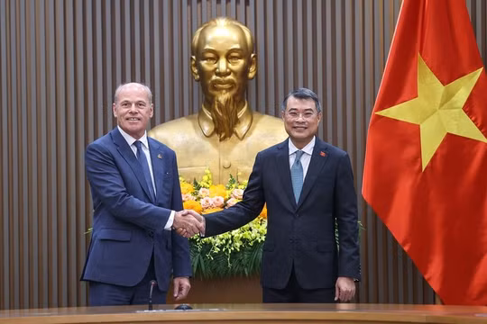 Thủ tướng Lê Minh Hưng khuyến khích các trường đại học Canada mở phân hiệu tại Việt Nam