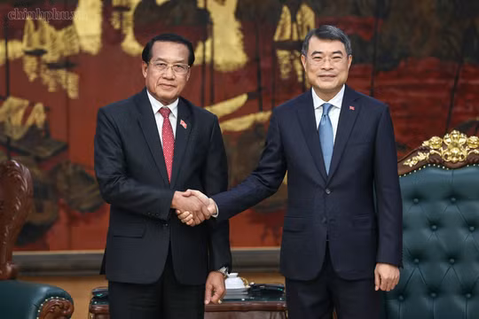 Việt Nam dành ưu tiên cao nhất cho việc củng cố, phát triển quan hệ với Lào