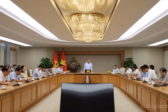Hàng Việt vì người Việt: Chuyển từ 'ưu tiên dùng' sang 'xứng đáng được dùng'