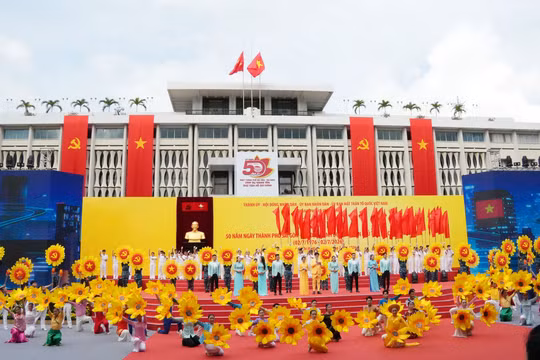 Tổng duyệt Lễ kỷ niệm 50 năm Thành phố Sài Gòn - Gia Định mang tên Bác