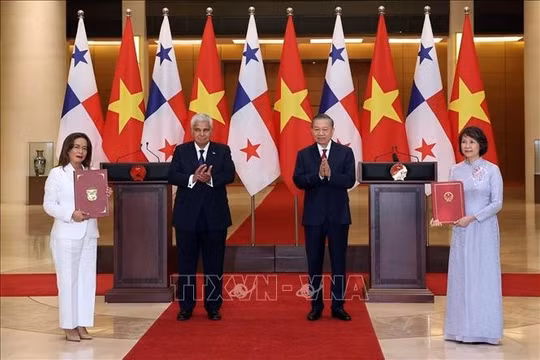 Tổng Bí thư, Chủ tịch nước Tô Lâm và Tổng thống Panama chứng kiến Lễ trao các văn kiện hợp tác
