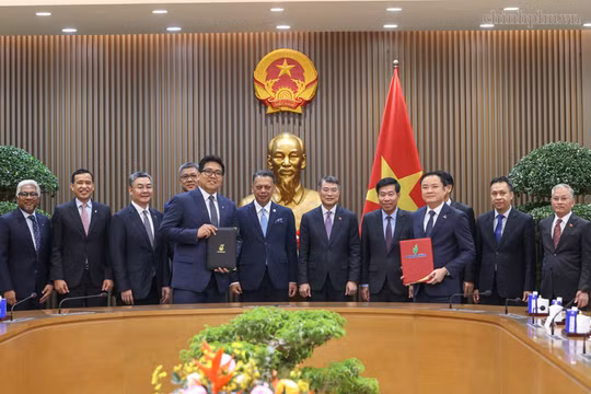Thủ tướng Lê Minh Hưng tiếp Chủ tịch kiêm Tổng Giám đốc Tập đoàn Dầu khí quốc gia Malaysia