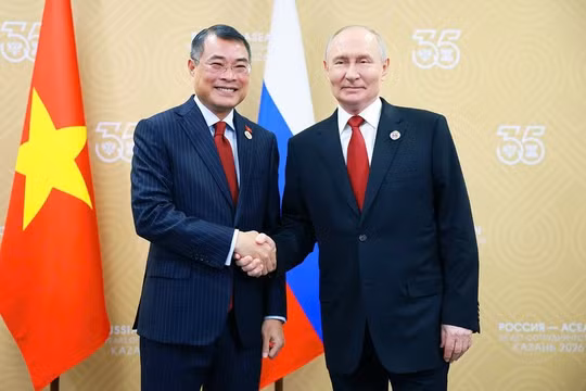 Thủ tướng Chính phủ Lê Minh Hưng hội kiến Tổng thống Nga Vladimir Putin