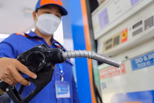 Bộ Tài chính: Kéo dài ưu đãi thuế xăng dầu đến hết năm 2026 là cần thiết
