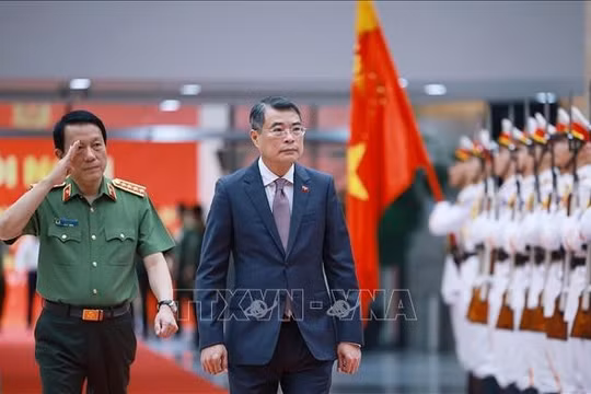Thủ tướng Lê Minh Hưng: Công an nhân dân tạo môi trường an toàn để đất nước bứt phá đi lên