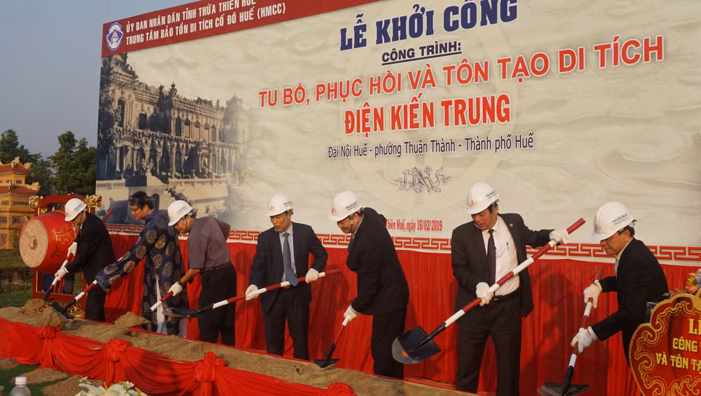 Động thổ khởi công dự án 