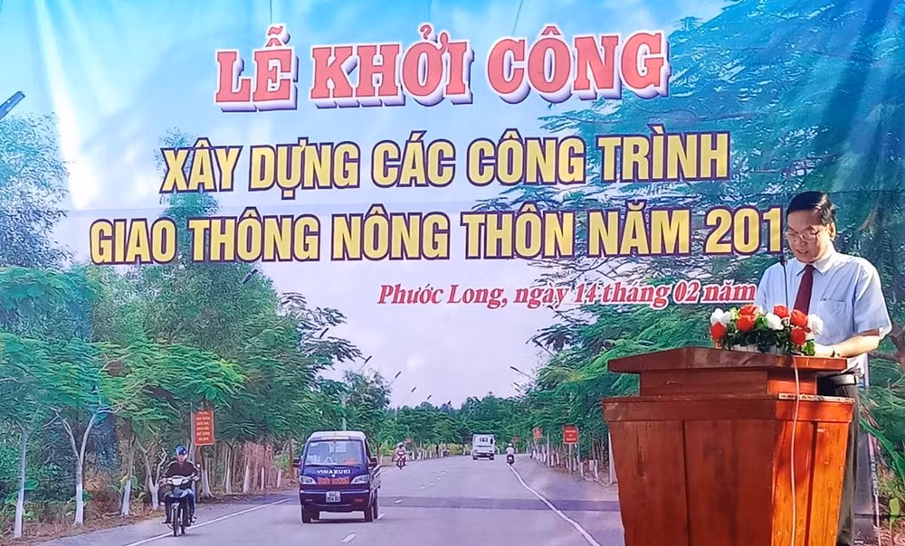 Lễ khởi công xây dựng các công trình giao thông nông thôn năm 2019 - Ảnh: ML