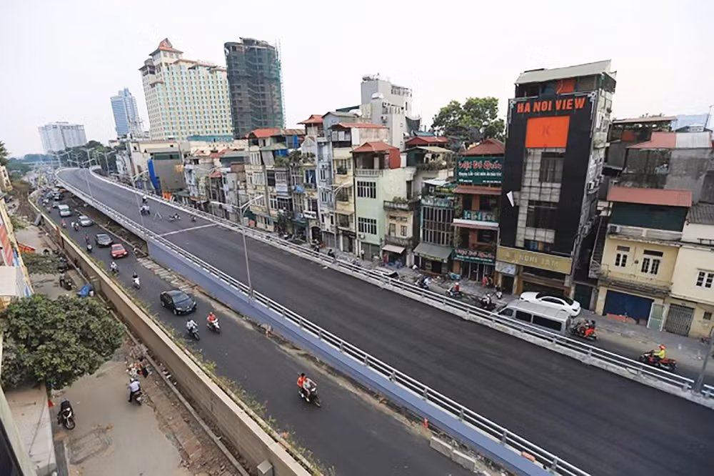 Cầu vượt An Dương - đường Thanh Niên, TP. Hà Nội.