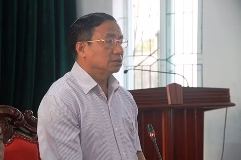 Bí thư Tỉnh ủy Hà Tĩnh Lê Đình Sơn cùng đoàn công tác có buổi làm việc với lãnh đạo huyện Kỳ Anh, Nhà máy Phú Hà và đại diện các hộ dân thôn Nam Xuân Sơn. Ảnh PV