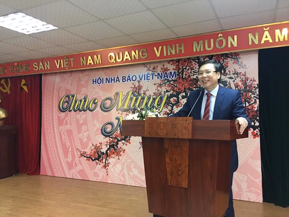 Phó Chủ tịch Thường trực Hồ Quang Lợi phát biểu tại buổi gặp mặt đầu năm