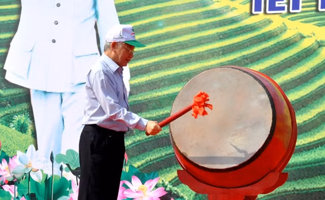 Tổng Bí thư, Chủ tịch nước Nguyễn Phú Trọng đánh trống phát động Tết trồng cây đời đời nhớ ơn Bác Hồ xuân Kỷ Hợi 2019.