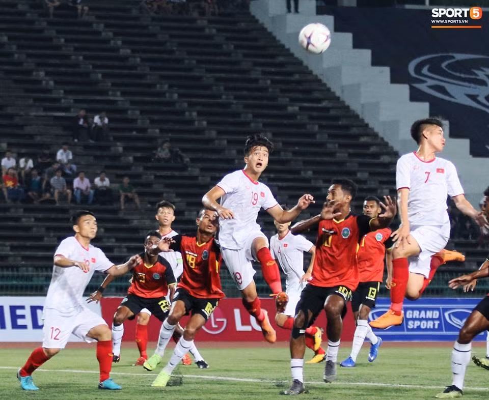 U22 Việt Nam (áo trắng) đã có trận thắng thuyết phục trước U22 Timor Leste - Ảnh: Sport5