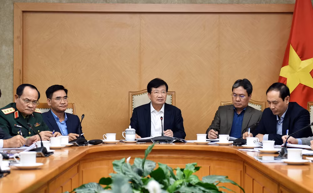 Phó Thủ tướng Trịnh Đình Dũng phát biểu tại cuộc họp. Ảnh: VGP