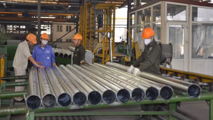 CBSA kết luận không có đủ căn cứ để xác định Chính phủ Việt Nam can thiệp vào giá bán nội địa của ngành sản xuất ống thép hàn các-bon (Ảnh minh họa)