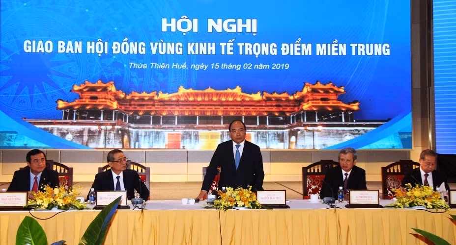 Thủ tướng Chính phủ Nguyễn Xuân Phúc phát biểu và chỉ đạo hội nghị.