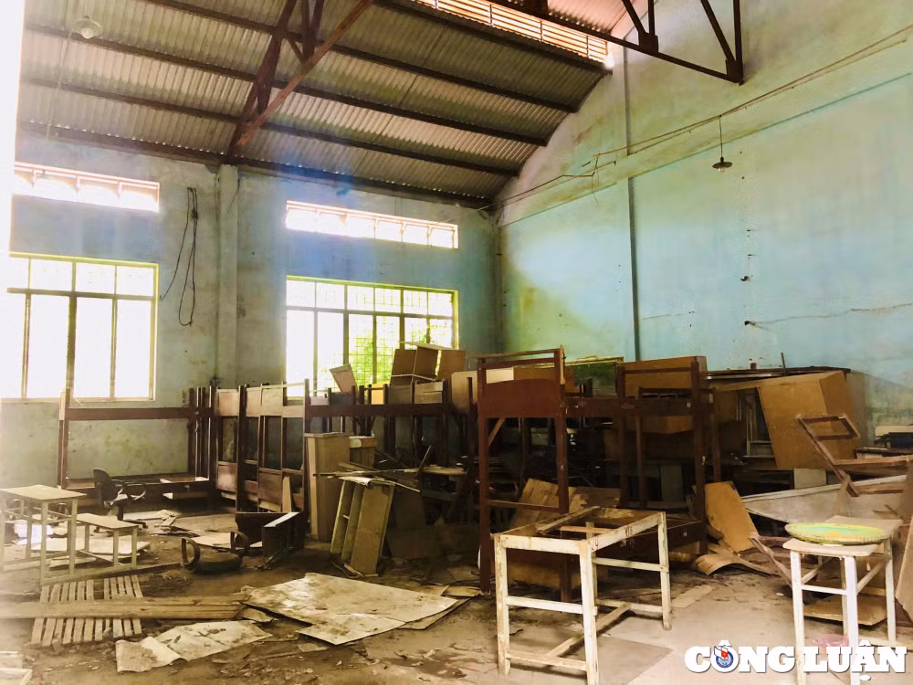 gia lai chi tien ty sua tru so lam viec nhung khong su dung khien cong trinh hu hong xuong cap hinh 5