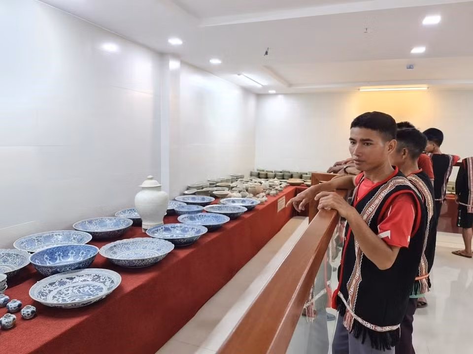 chiem nguong 3 bao vat quoc gia tai bao tang tinh quang ngai hinh 11