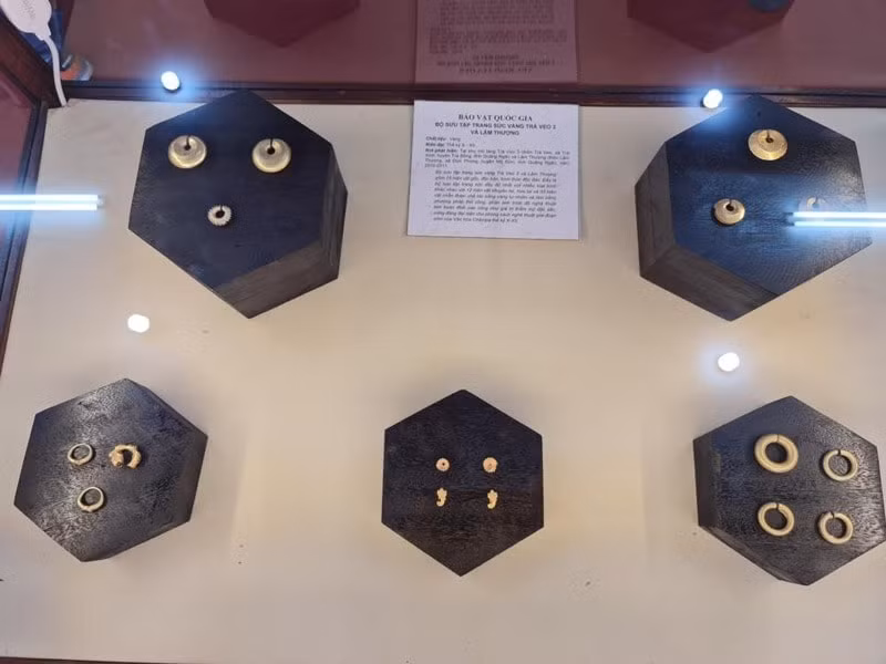 chiem nguong 3 bao vat quoc gia tai bao tang tinh quang ngai hinh 4