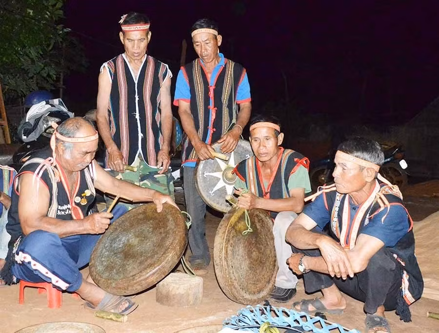 25000 nguoi tham du festival van hoa cong chieng tay nguyen hinh 2