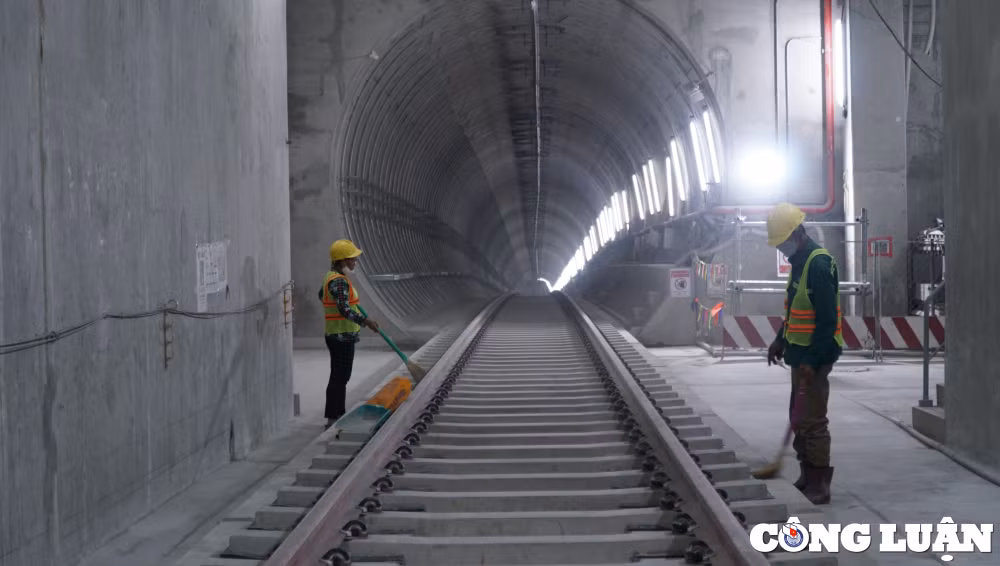 gan 10 nam thi cong dien mao 2 nha ga ngam cua tuyen metro so 1 ra sao hinh 1